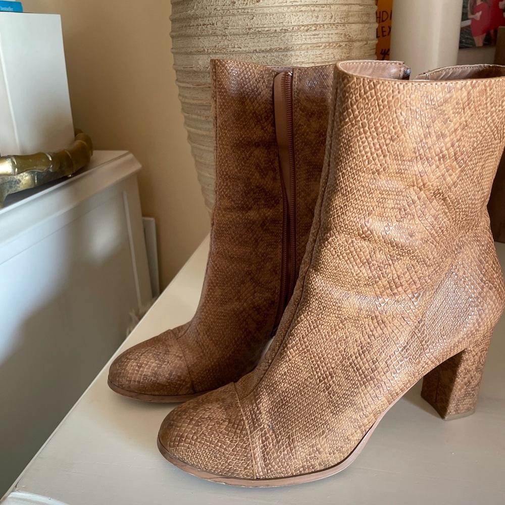 Coconuts by Matisse Tan snakeskin Ankle Boots